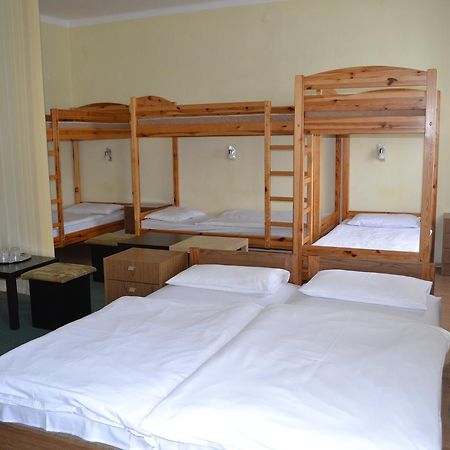 Lokomotiv Motel Eger Zewnętrze zdjęcie