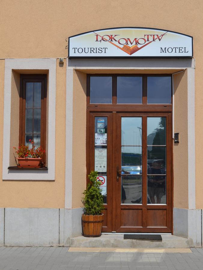 Lokomotiv Motel Eger Zewnętrze zdjęcie