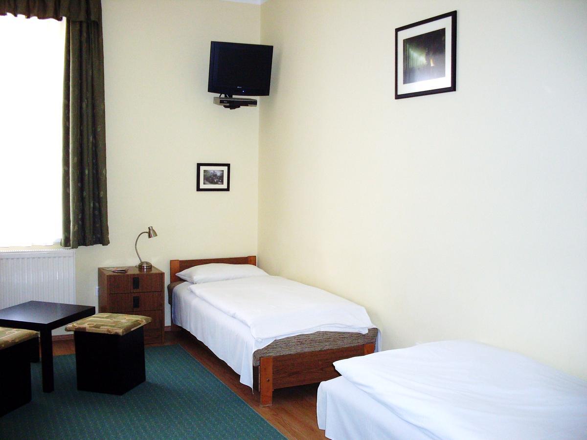 Lokomotiv Motel Eger Zewnętrze zdjęcie